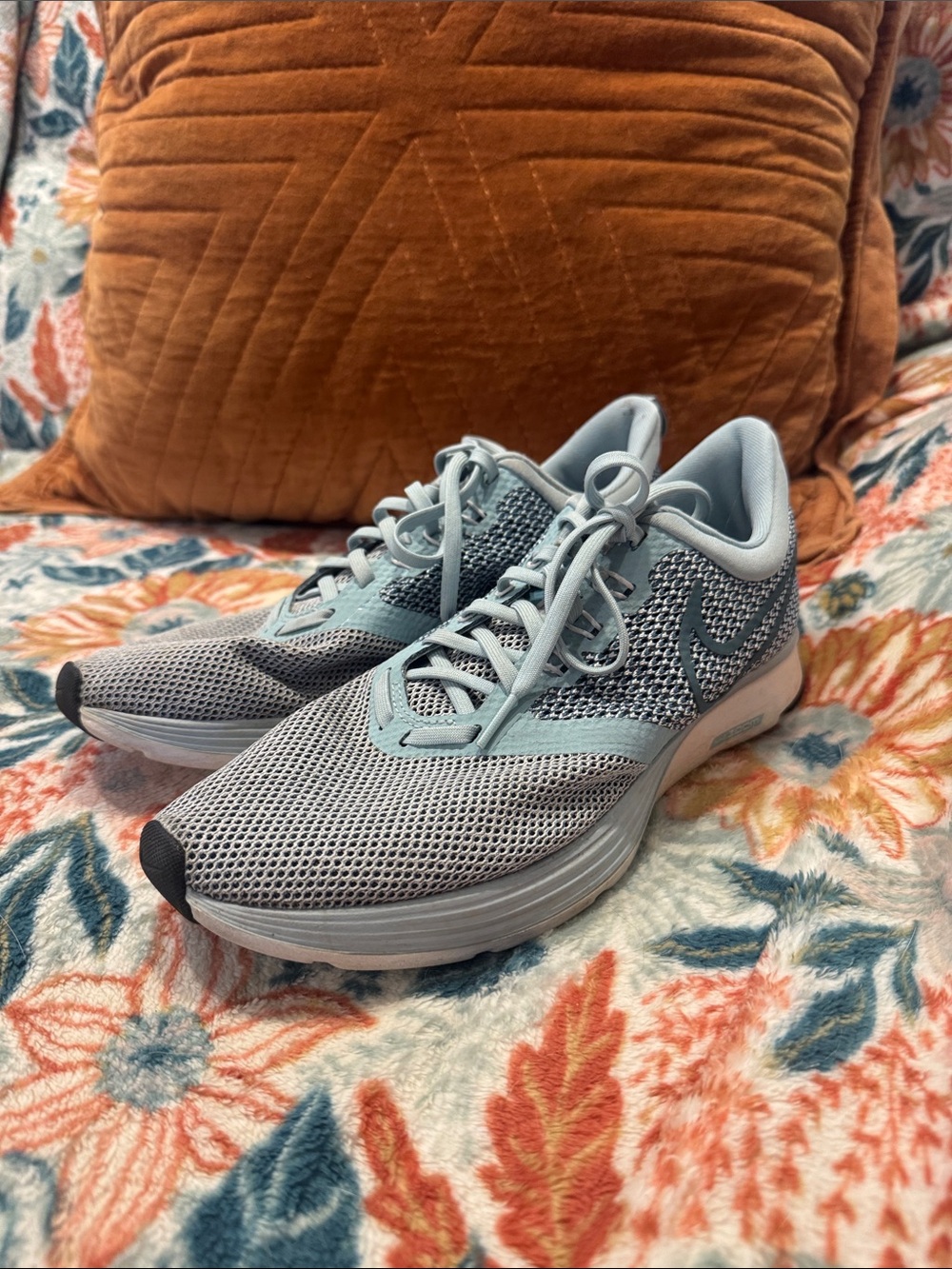 Nike Women's Pale Blue Mesh Athletic Running Shoes